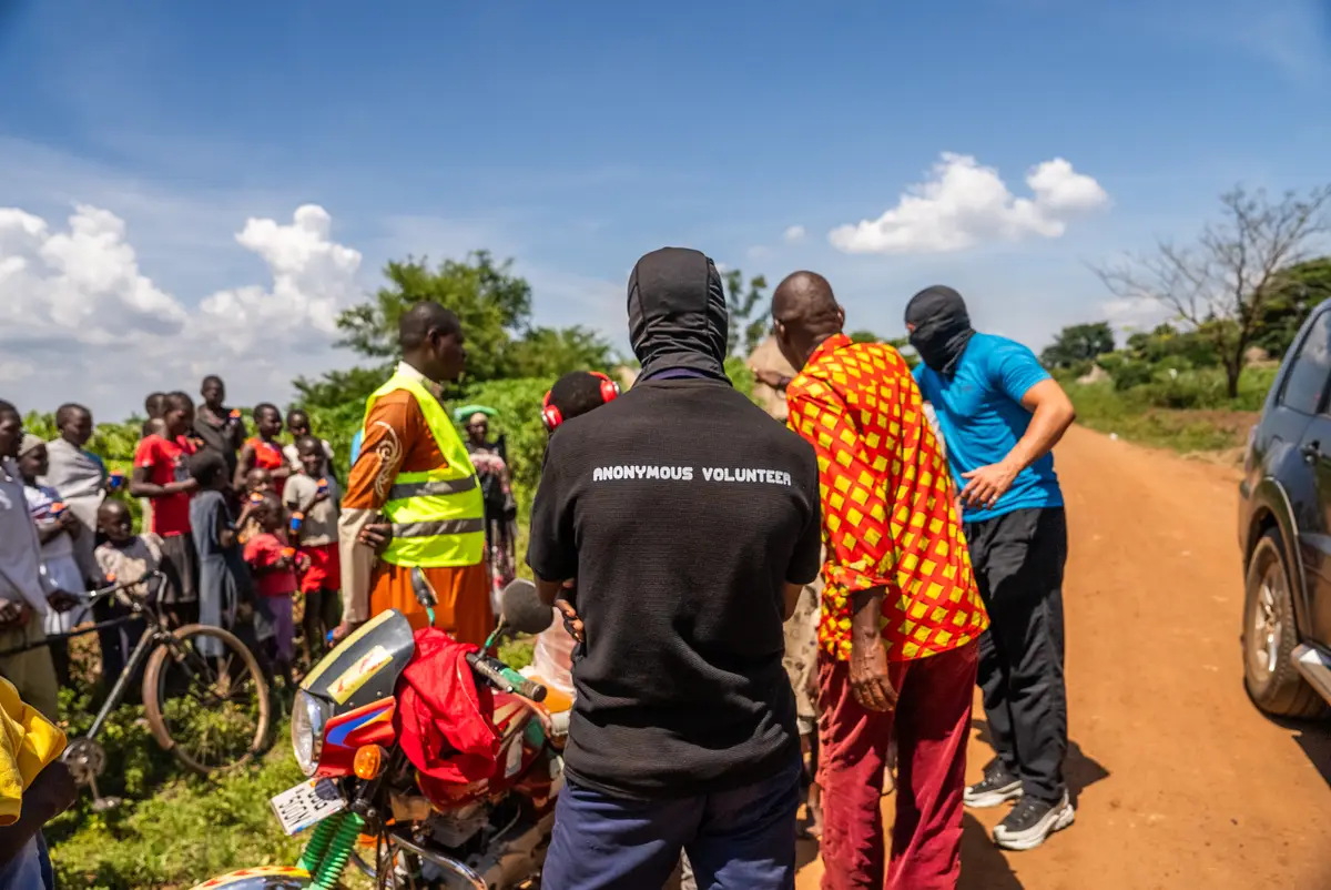 Anonymous volunteers in action